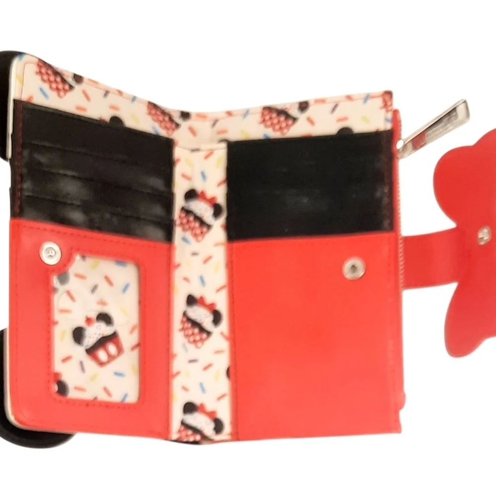 Loungefly DISNEY Minnie Minnie Mouse Sprinkle Cupcake Wallet